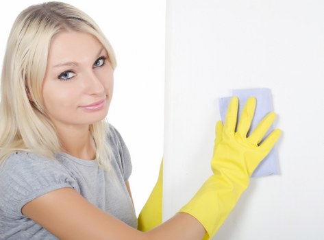 Technician cleaning a carpet in a Marylebone apartment